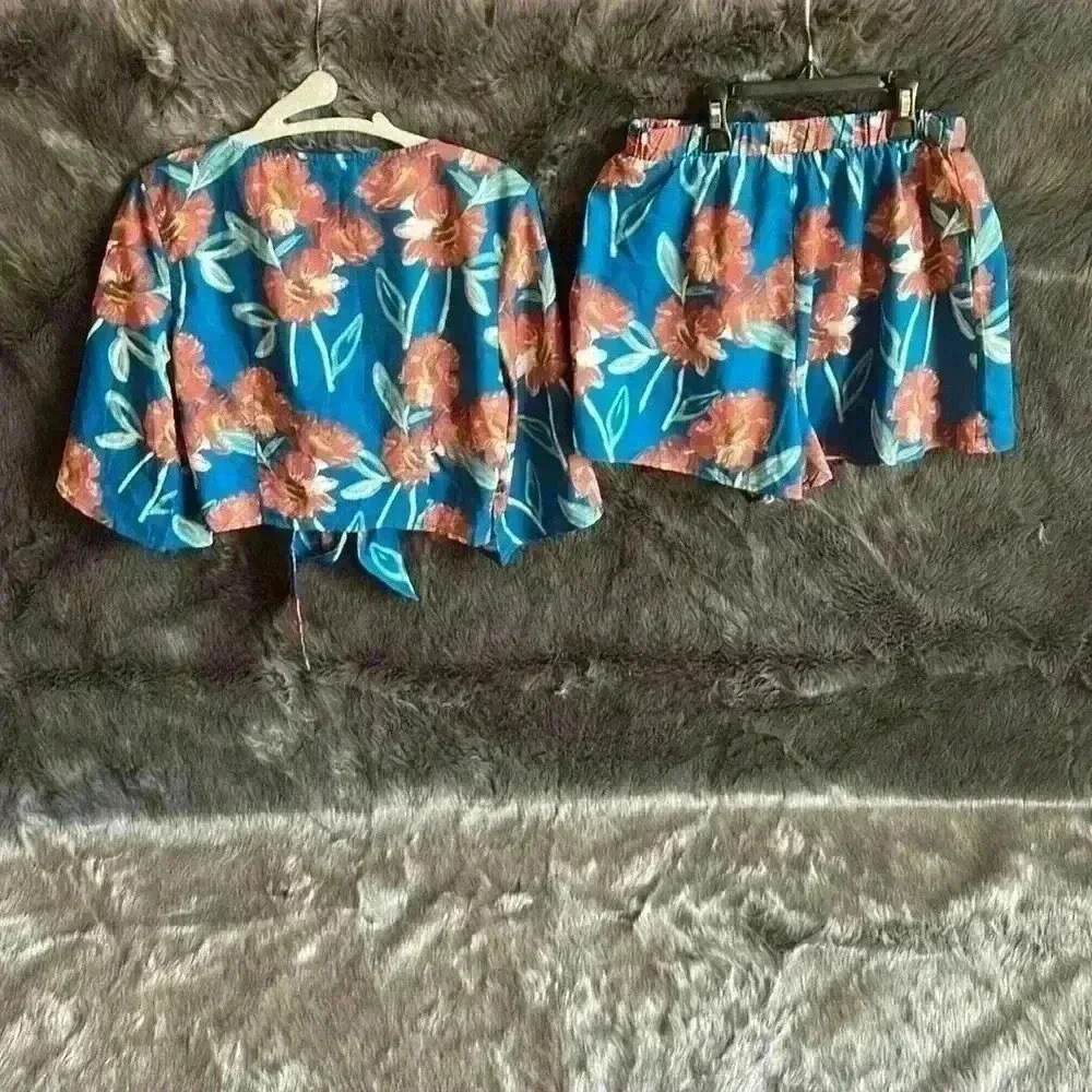 Hawaiian Shirt Wrap Set - Picture 7 of 10